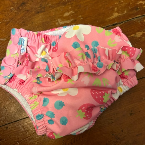 IPlay Swim Tankini Set w/ Snap Swimsuit Diaper & Sun Protection Hat NWT 6 Months - Picture 2 of 11